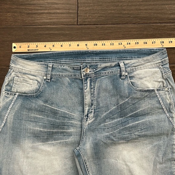 Yellowstone Dutton Ranch Jeans Womens XXL 37 Waist Boot Cut Denim White Washed - Picture 10 of 14